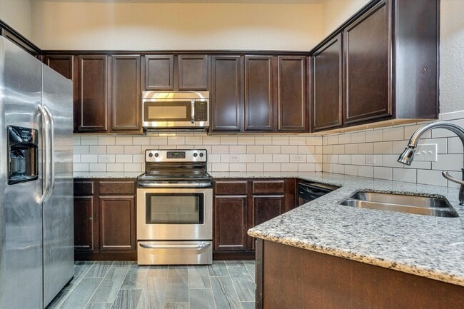 Photo - BEAUTIFUL 3 BEDROOM TOWNHOUSE LOCATED IN BASTROP, TEXAS!