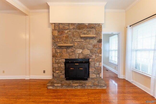 Photo - 718 Rison Ave NE