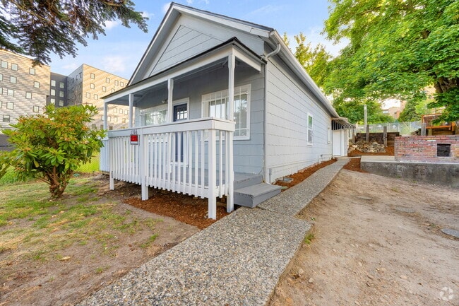 Building Photo - 1316 Tacoma Ave S Rental