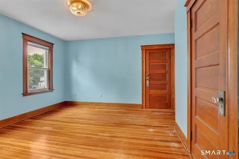 31 Brooklawn St Unit 1
