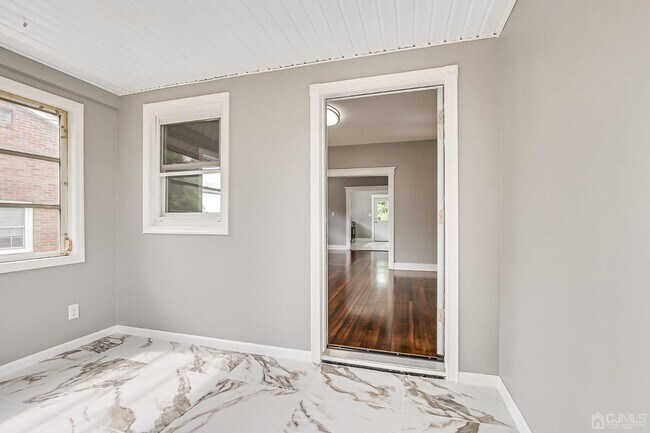 Photo - 48 Johnson Pl