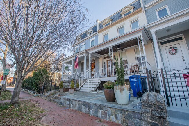 Photo - Cozy 1 BR/1 BA Apartment in H Street Corri... Unit ( B)