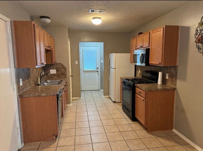 Photo - 10906 View Pointe Ln