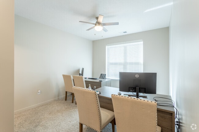 2BR, 2BA - 1055SF