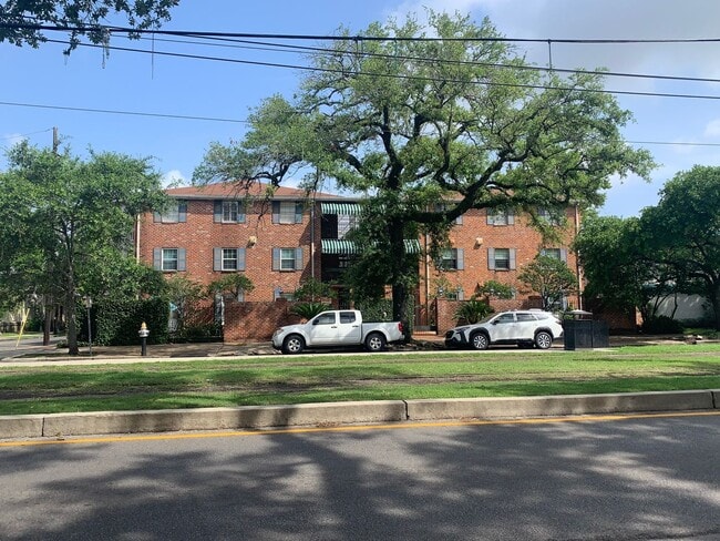 Photo - 2855 St Charles Ave Unidad 2855 St. Charles Ave. Apt. 309