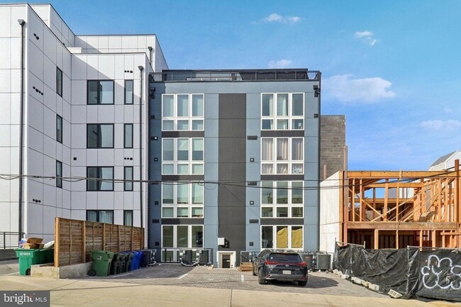 Photo - 2213 M St NE Unidad 4