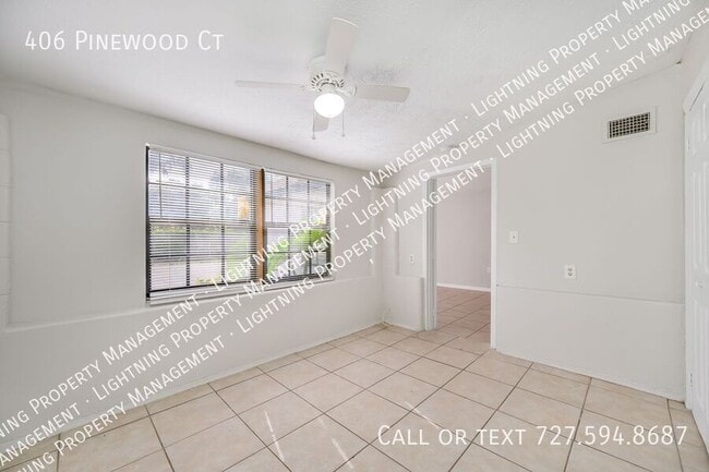 Photo - 406 Pinewood Ct