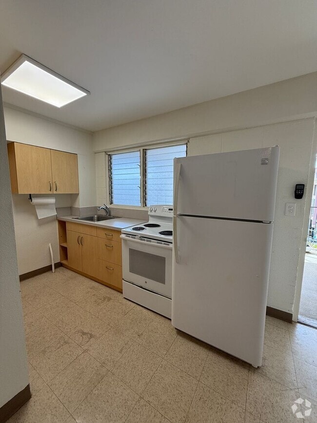 Building Photo - 3408 Waialae Ave Unit 3408 Waialae Avenue-  2 Rental