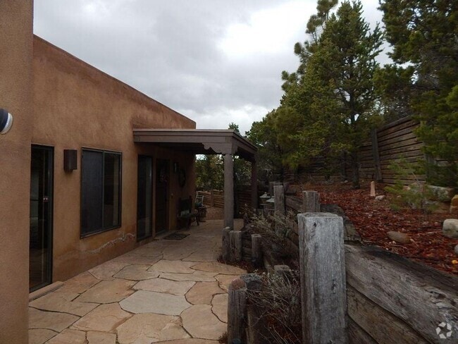 Building Photo - 1005 Calle Dorthia Rental