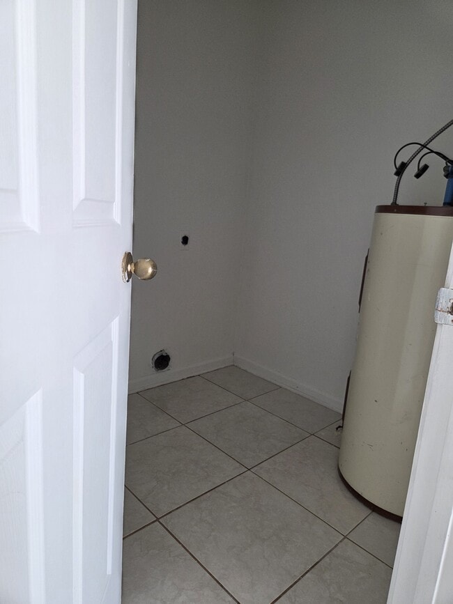 Photo - 945 Ruth Dr