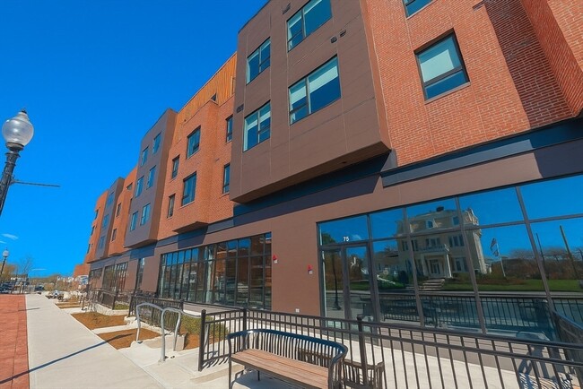 Building Photo - 45 E Central St Unit 405