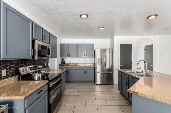 Photo - 8812 N 67th Dr