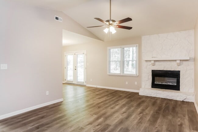 Photo - 102 Dove Rise