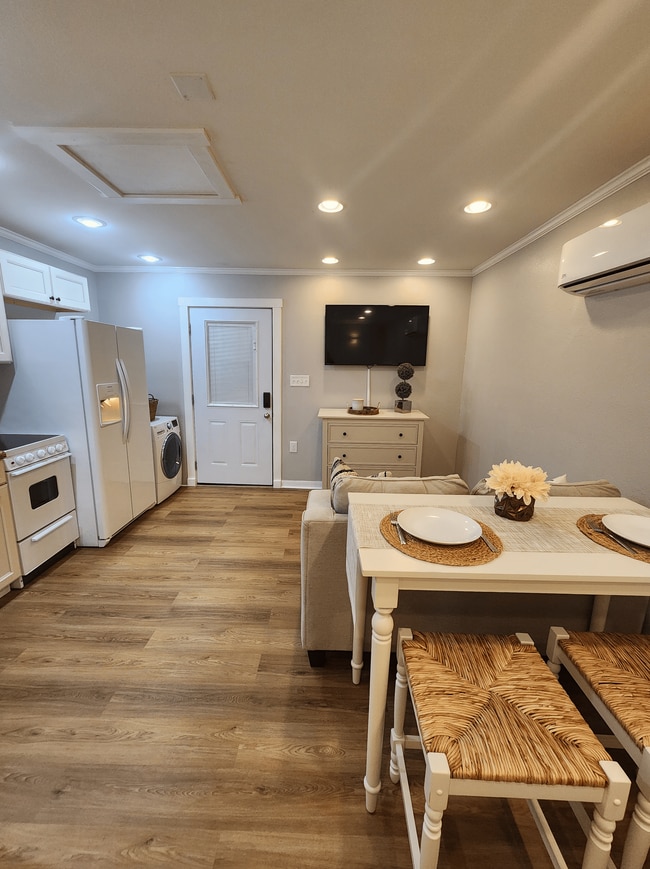 Photo - 490 E Stanford St Unit B