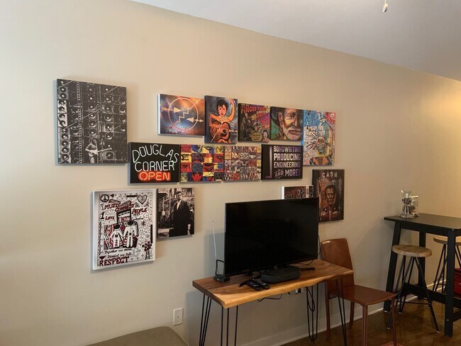 Photo - Fully Furnished Midtown Nashville Apartment