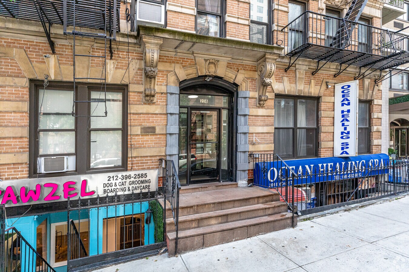 Photo - 208 E 82nd St