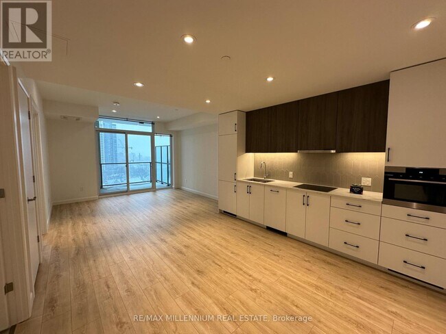 Photo - 741 King St W Unité 1006