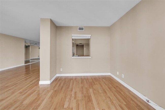 Photo - 1000 Parkview Dr Unit 925(Available now)