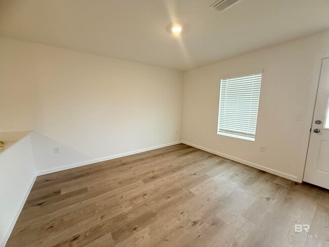 Photo - 16118 Eden St