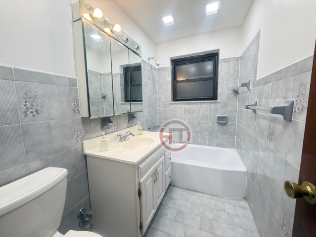 Photo - 237 Davis Ave