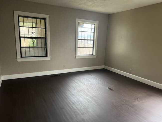 Photo - 2027 36th Ave N