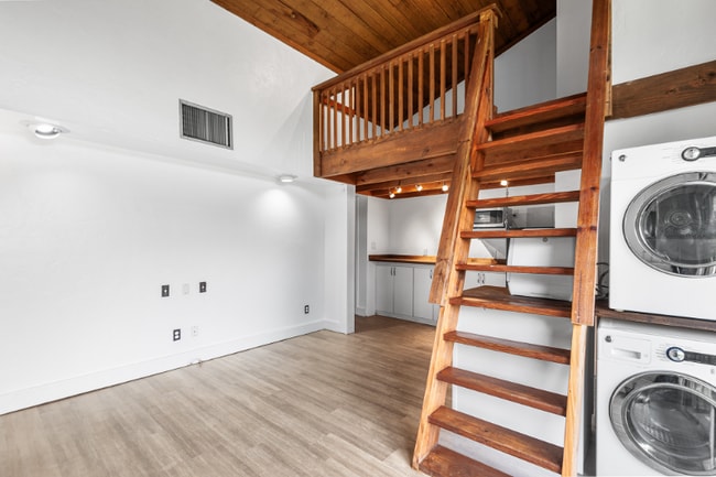 Photo - 2036 Corner Lake Dr