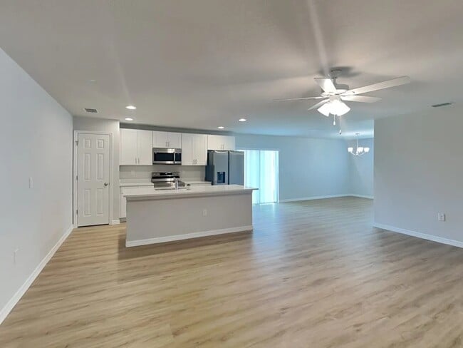Building Photo - 1237 Vandalia Ave SE Rental