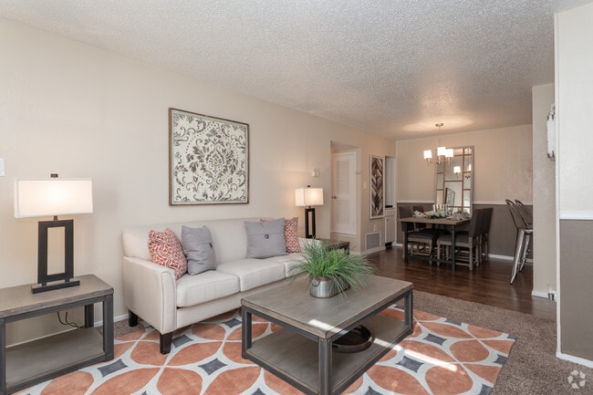 2BR, 1BA - 1,059 SF