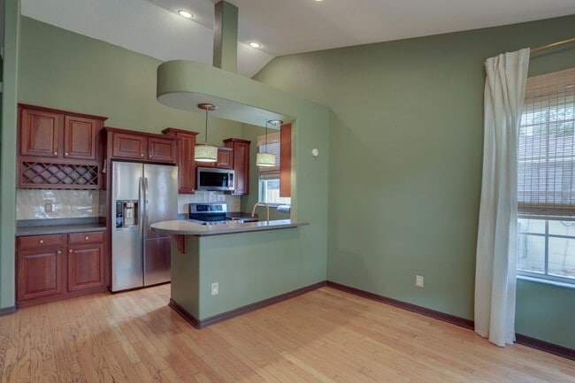 Photo - 30 N Lawsona Blvd
