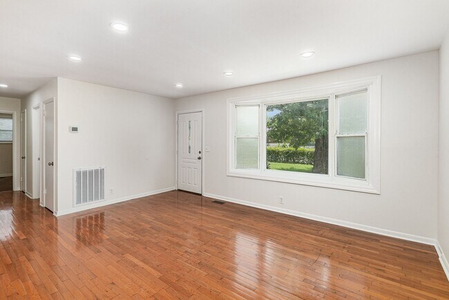 Photo - 3194 Qualynn Dr