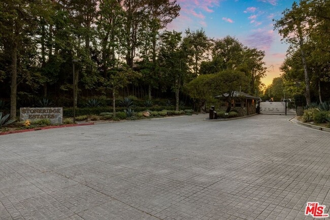 Photo - 3396 Stoneridge Ln