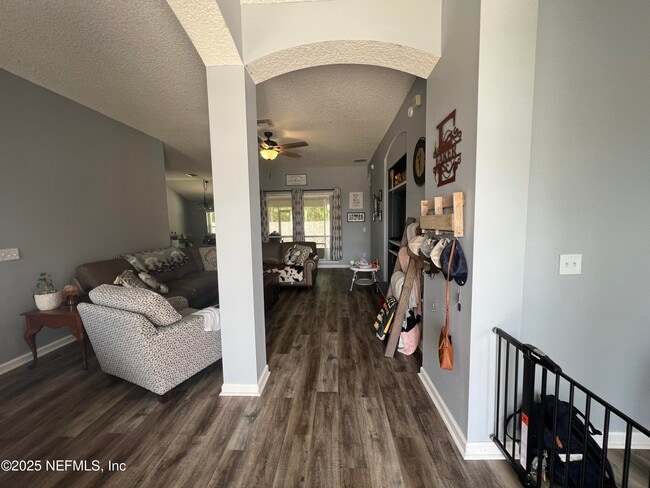 Photo - 6361 Duclay Rd