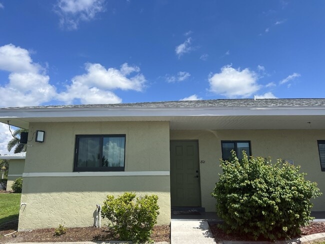 Building Photo - "Charming 2-Bed, 2-Bath Villa with Stunnin... Unit 801
