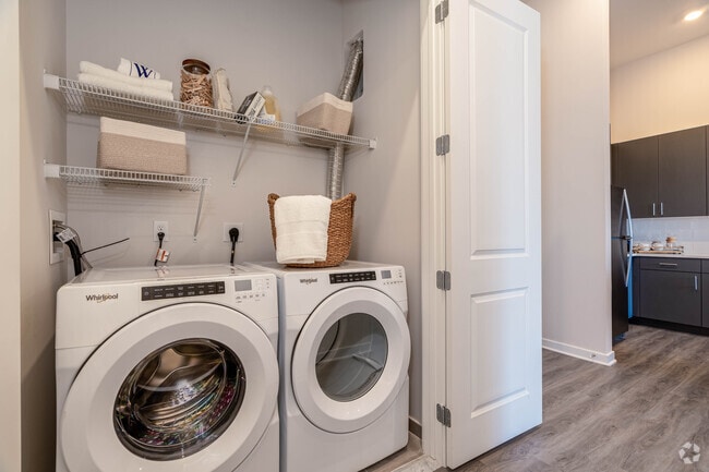 2BR, 2BA - 1189SF Laundry