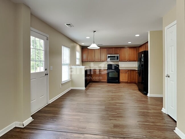 Photo - 314 Southwilde Way