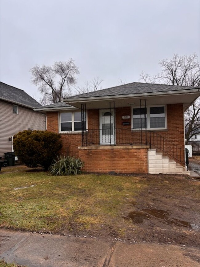 Charming 3 Bedroom 1 Bath Brick Ranch Home. - Charming 3 Bedroom 1 Bath Brick Ranch Home.