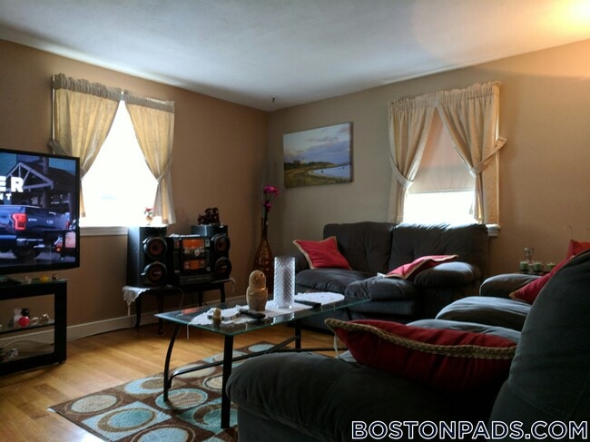 Building Photo - 92 Sylvia St