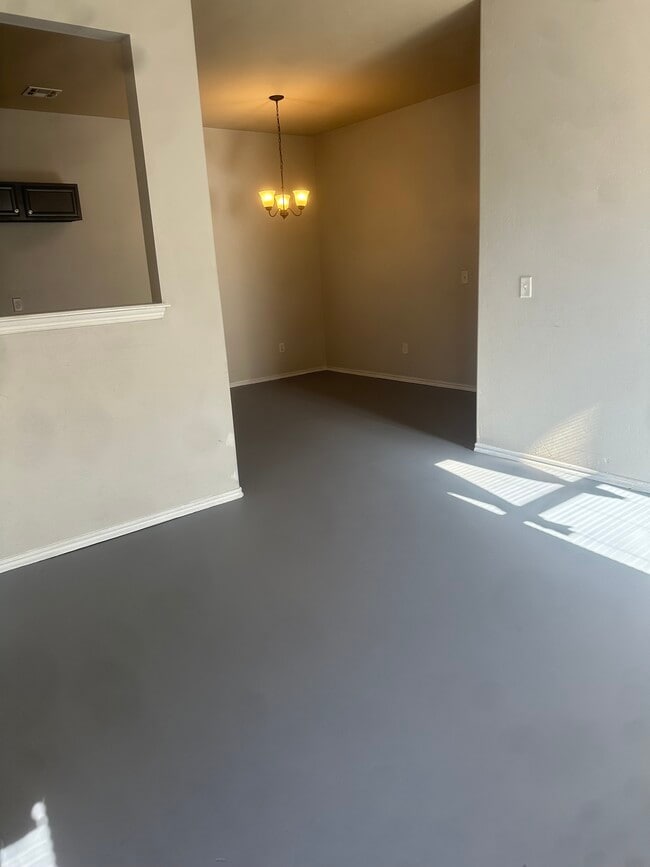 Photo - 102 Barrett Pl