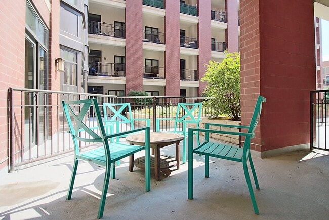 1939 S Wabash Ave Unit 429