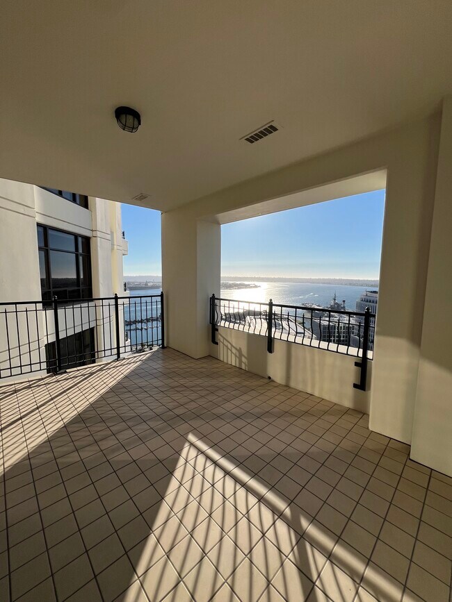 Photo - 700 W Harbor Dr Unit 2903