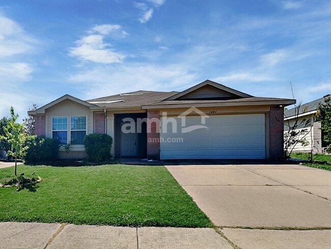 Building Photo - 1601 White Oak Rd