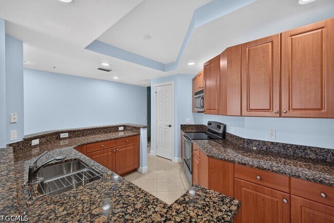 2743 First St Unit 2503