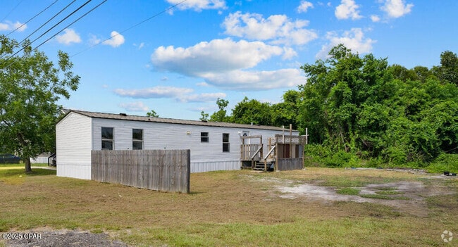 Building Photo - 124 N Berthe Ave Rental