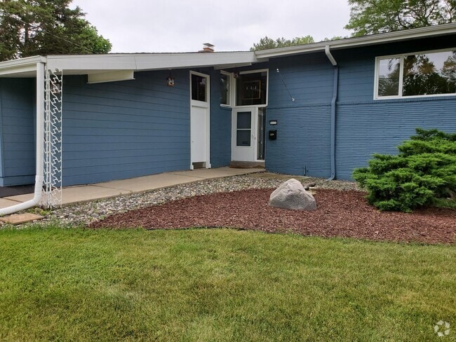 Building Photo - 413 Riverview Dr Rental