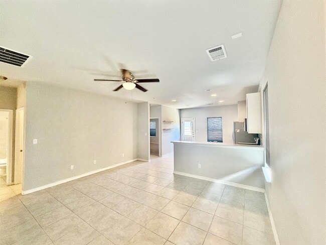 Photo - 312 Ancellotta Wy