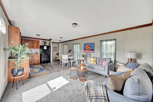 376 W Buell Dr