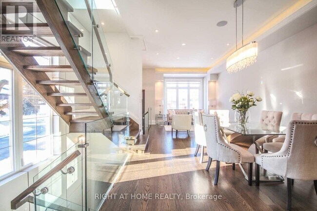 Photo - 289 Connaught Ave