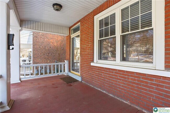 Photo - 1050 Delaware Ave