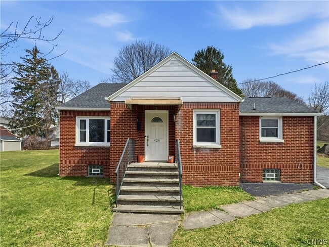 Photo - 429 Lionel Ave