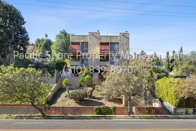 Building Photo - 2339 Hyperion Ave Unit 2
